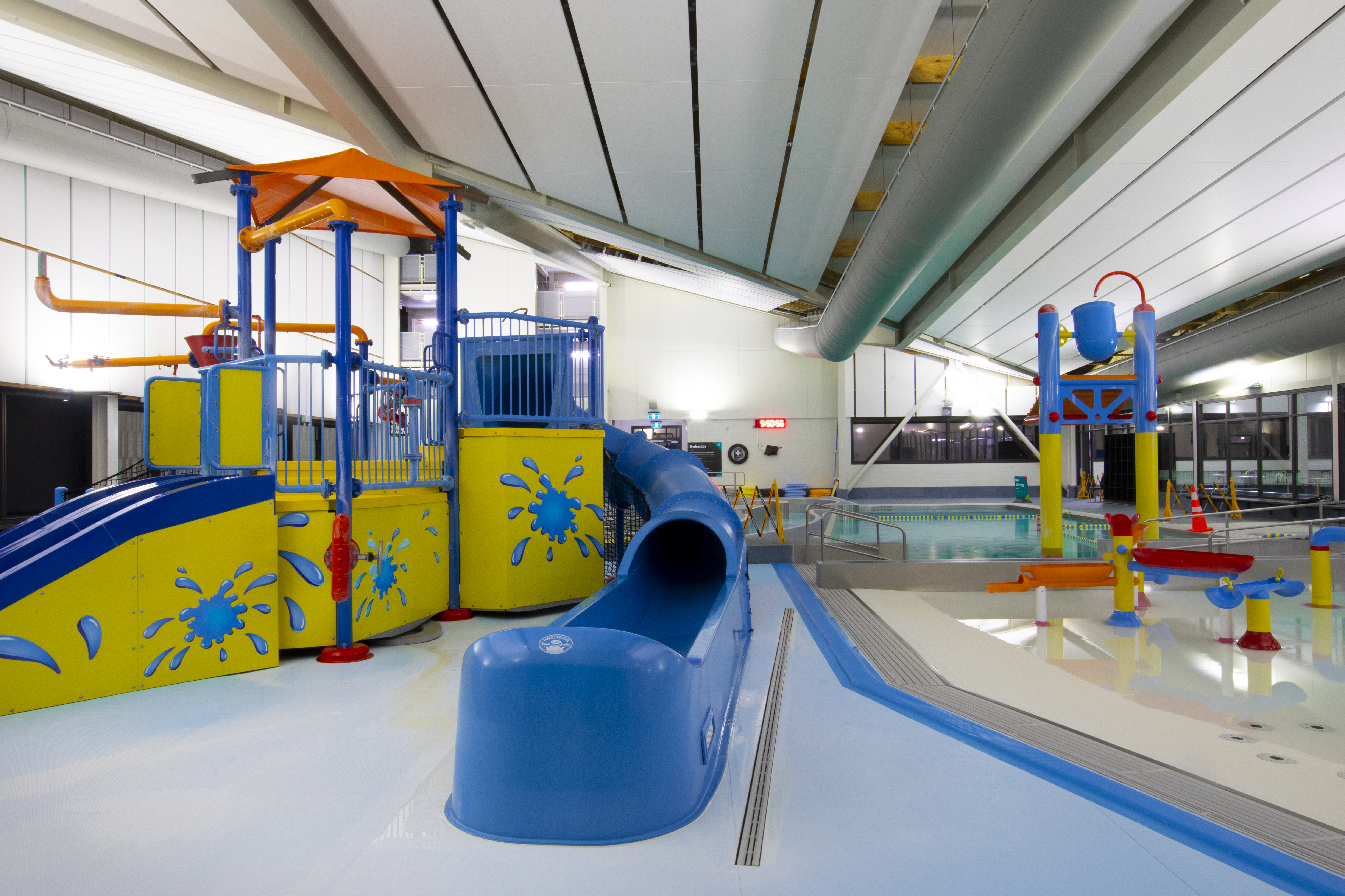The toddler pool and splash pad area at Taiora QEII Recreation and Sport pool. 