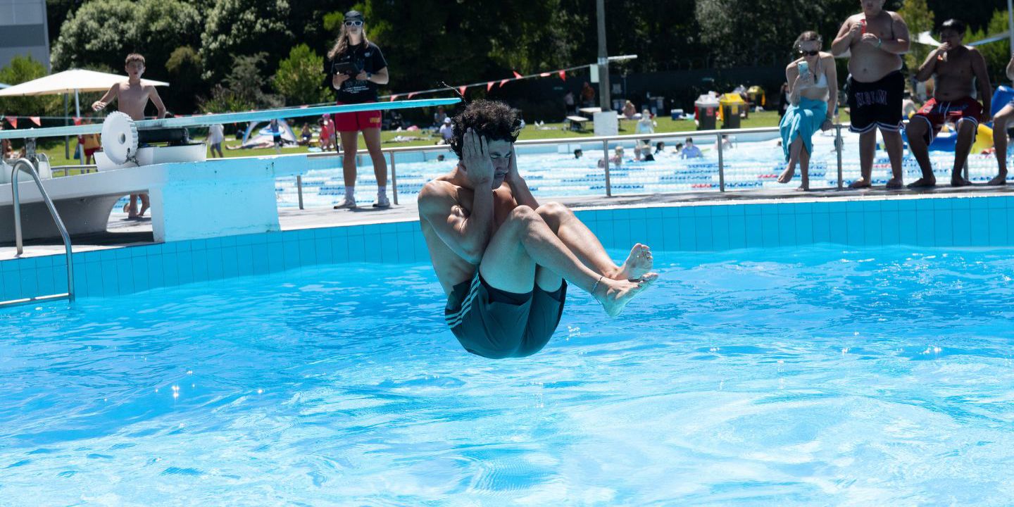 Manus Pool Jump Manu pool